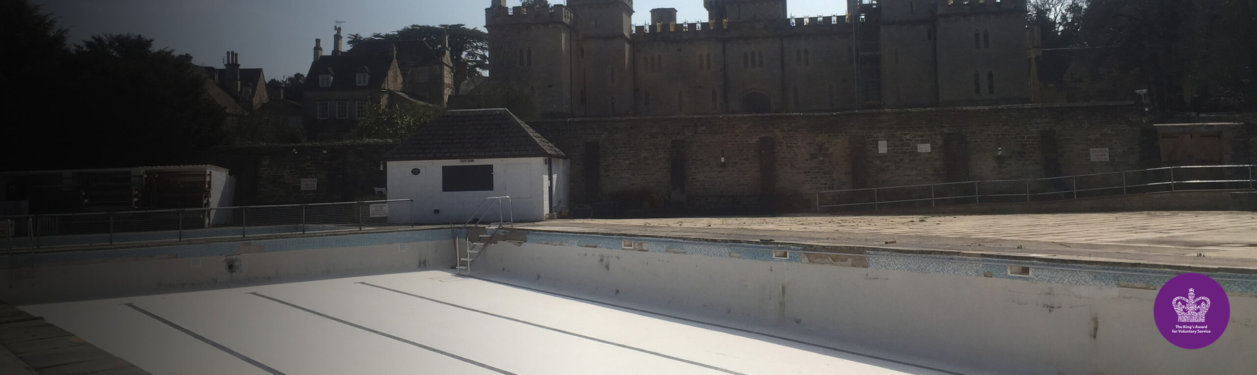 Empty pool basin clean up